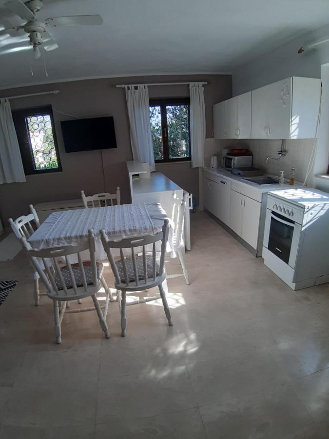 Apartment Lila Garden Bol Exterior photo