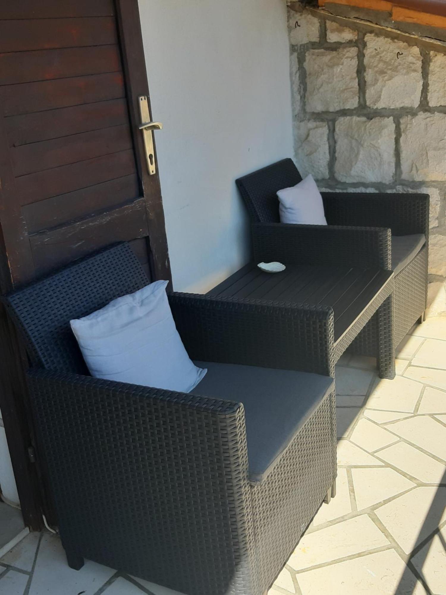Apartment Lila Garden Bol Exterior photo