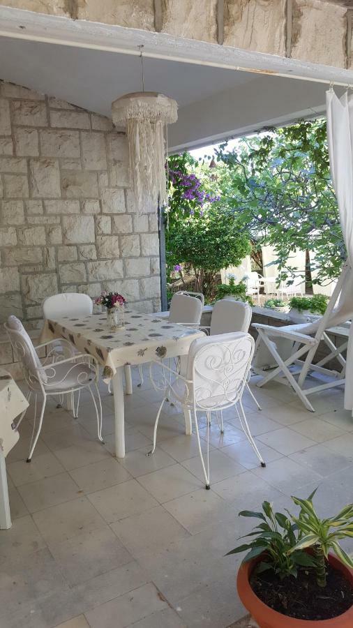Apartment Lila Garden Bol Exterior photo